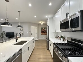 2641 W Carmen Ave in Chicago, IL - Building Photo - Building Photo