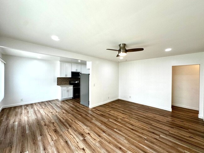 5721-5723 Tilden Ave in Los Angeles, CA - Building Photo - Building Photo
