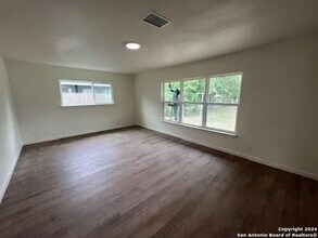 3735 La Sabre Dr in San Antonio, TX - Building Photo - Building Photo