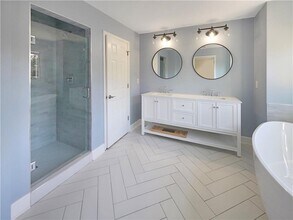 136 Crumley St SE in Atlanta, GA - Building Photo - Building Photo