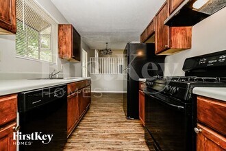 2164 Glenwood Downs Dr in Decatur, GA - Building Photo - Building Photo