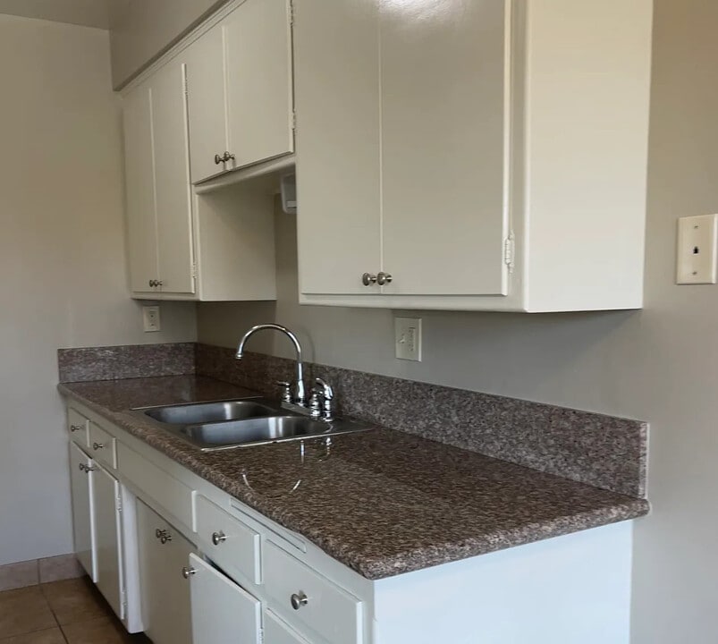 Green Oaks Apartments, LLC. in Whittier, CA - Foto de edificio