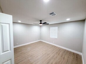 4330 Trafalgar Dr in Houston, TX - Building Photo - Building Photo