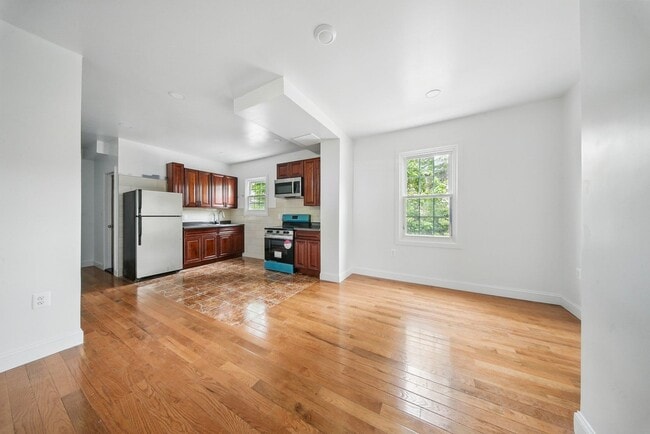 property at 14 Yankee Pl