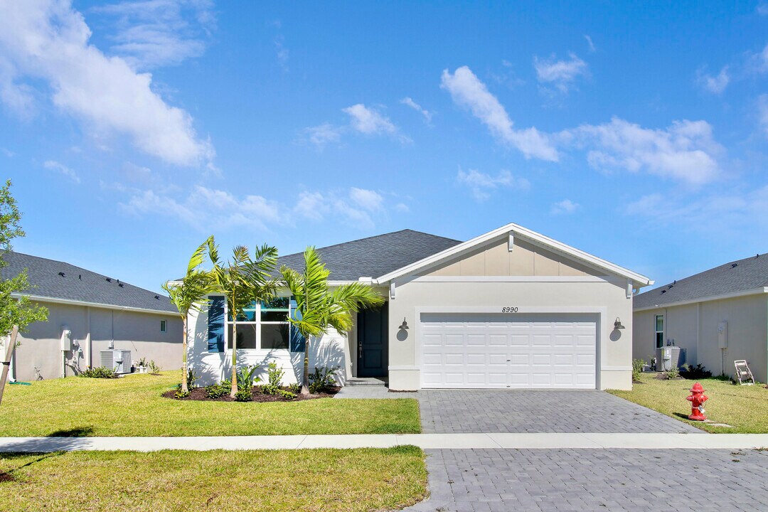 8990 Dahlia Cir in Port St. Lucie, FL - Building Photo