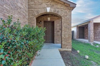 8824 Edmundsbury Dr in Austin, TX - Building Photo - Building Photo