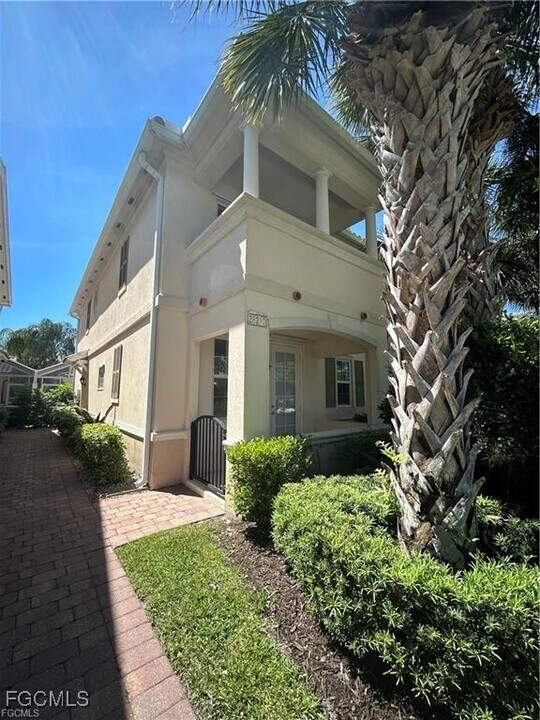 28262 Villagewalk Cir in Bonita Springs, FL - Building Photo