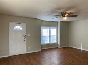 1201 S Throckmorton St in Sherman, TX - Building Photo - Building Photo