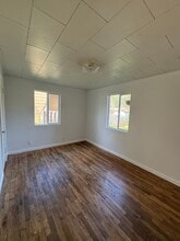 637 NE Christian St in Myrtle Creek, OR - Building Photo - Building Photo