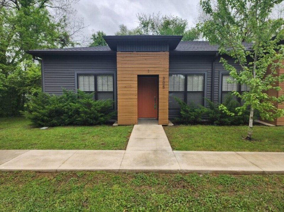 305 S Pine St-Unit -Unit 2 in Bryant, AR - Building Photo