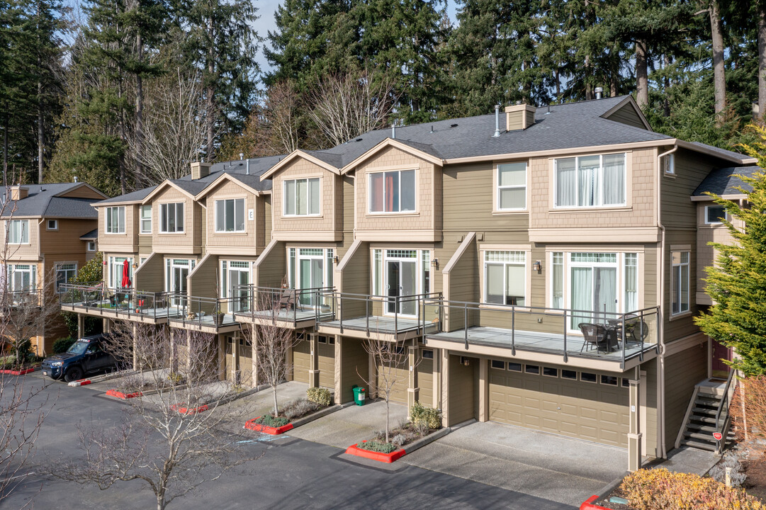 The Heights at Issaquah Ridge in Issaquah, WA - Building Photo