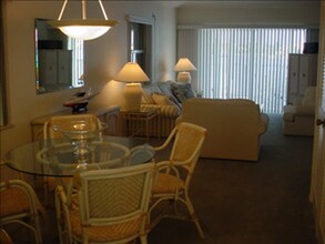 628 W Elkcam Cir in Marco Island, FL - Building Photo - Building Photo