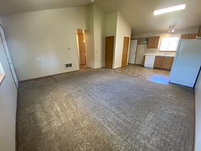 1001 E 19th Ave in Ellensburg, WA - Building Photo - Building Photo