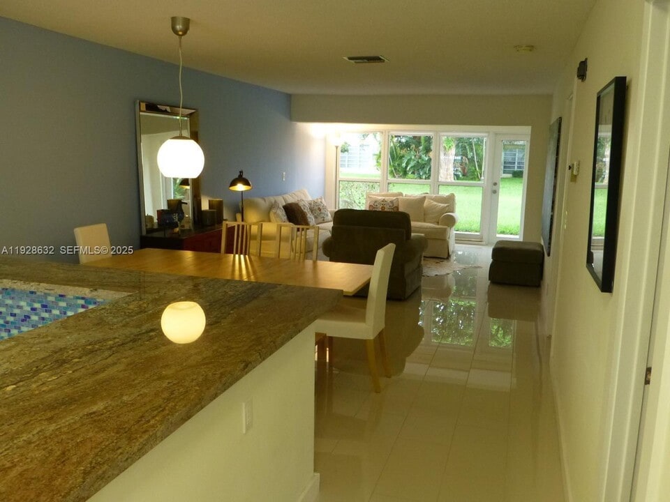 13741 Flora Pl in Delray Beach, FL - Building Photo