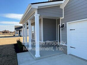 55 Burr Oak Cv in Oakland, TN - Building Photo - Building Photo