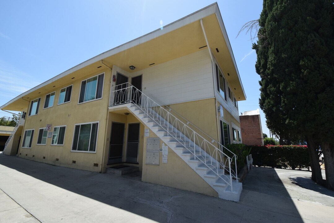 1422 Gordon St in Los Angeles, CA - Building Photo