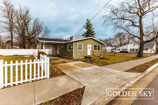 property at 9912 Washington St