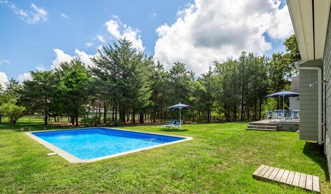 237 Blank Ln in Water Mill, NY - Building Photo - Building Photo