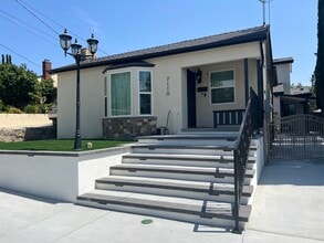 7110 Summitrose St in Tujunga, CA - Building Photo - Building Photo