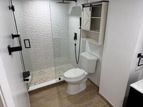 1210 SW 118th Ter in Davie, FL - Foto de edificio - Building Photo