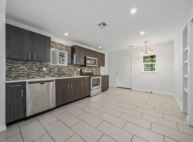 3411 E 5th Pl in Tulsa, OK - Building Photo - Building Photo