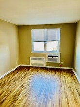 74 Croton Ave in Ossining, NY - Foto de edificio - Building Photo
