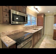 1704 Pat Dr in Gautier, MS - Building Photo - Building Photo