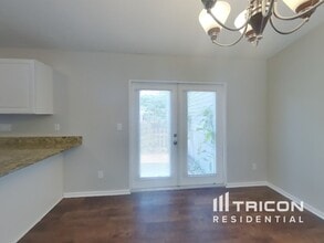 705 Crimson King Trce in Tarpon Springs, FL - Building Photo - Building Photo