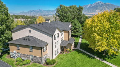 The Bluffs Apartments in Bluffdale, UT - Foto de edificio - Building Photo