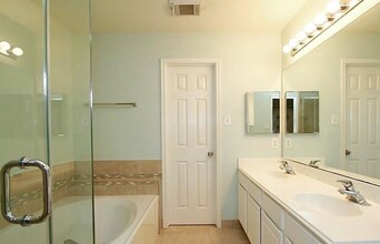 179 N Villa Oaks Dr in Spring, TX - Building Photo - Building Photo