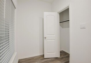 1055 Llano Trl in Dayton, TX - Building Photo - Building Photo