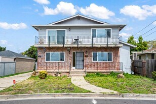 Unit 22814 in Hayward, CA - Building Photo
