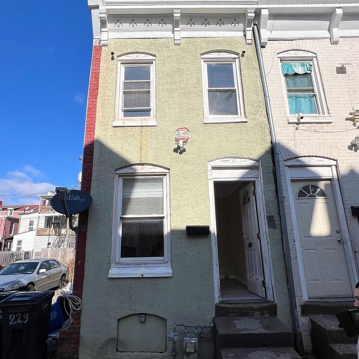 227 Hudson St in Reading, PA - Building Photo