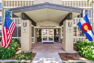 725 S Alton Way, Unit 9C in Denver, CO - Building Photo - Building Photo