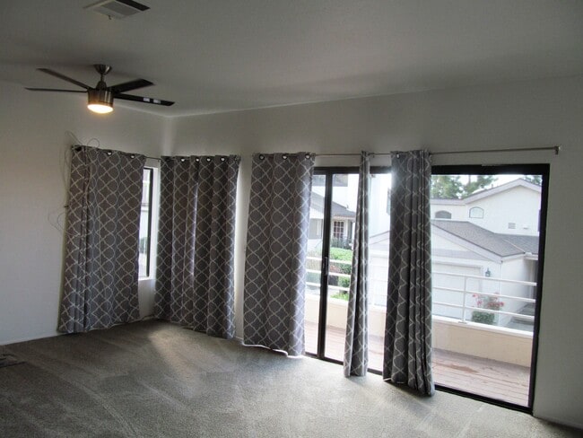 11422 Madera Rosa Way in San Diego, CA - Foto de edificio - Building Photo