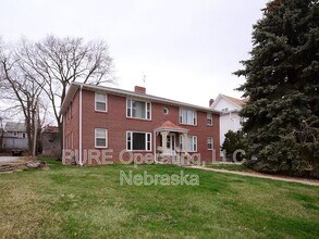 210 N 32nd Ave in Omaha, NE - Building Photo - Building Photo
