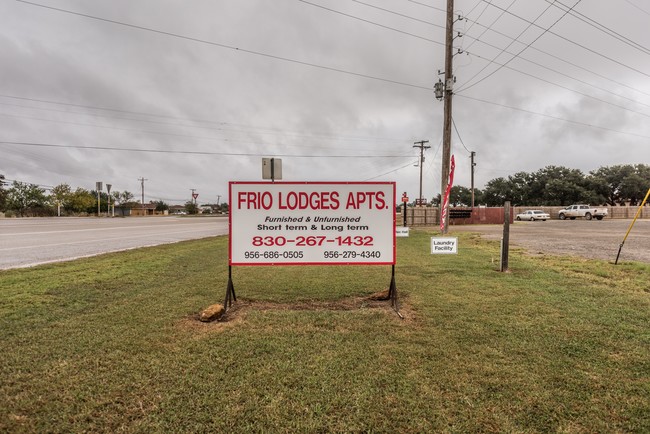 FRIO LODGES & RIGTOWN ESTATES PORTFOLIO in Dilley, TX - Building Photo - Building Photo