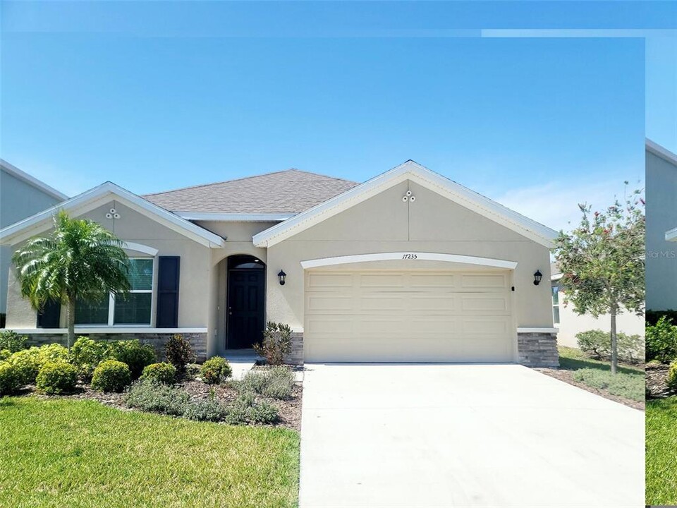 17235 Reserva Dr in Bradenton, FL - Building Photo