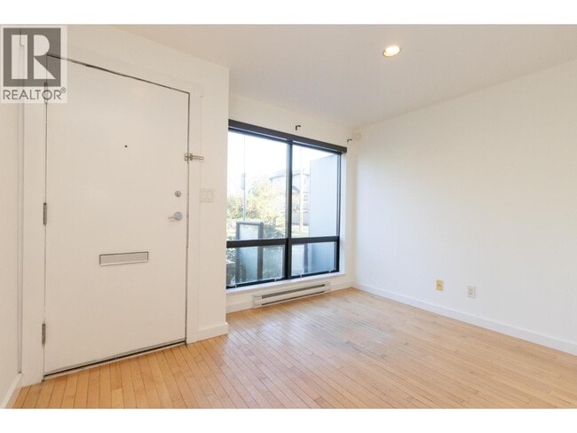 682 W 16th Ave in Vancouver, BC - Building Photo - Building Photo