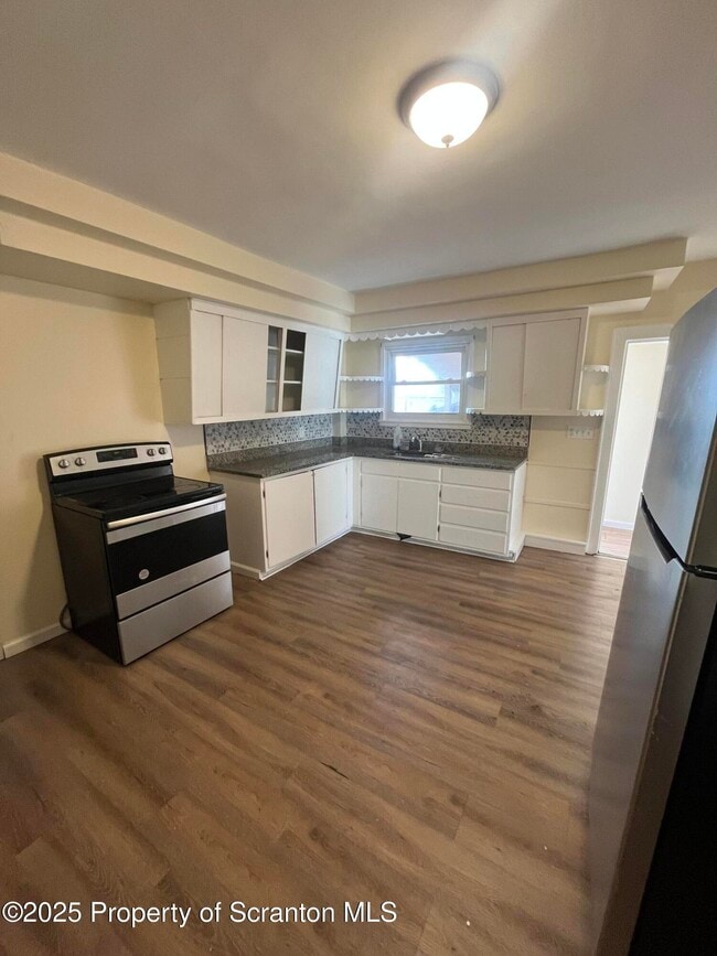 property at 1710 Cedar Ave