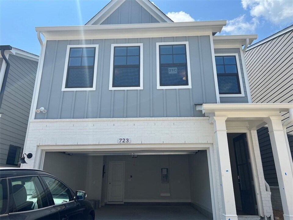 723 Stickley Oak Way in Woodstock, GA - Building Photo