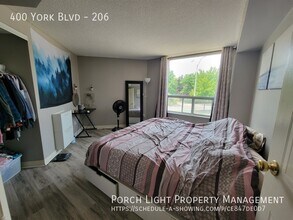 400 York Blvd in Hamilton, ON - Building Photo - Building Photo