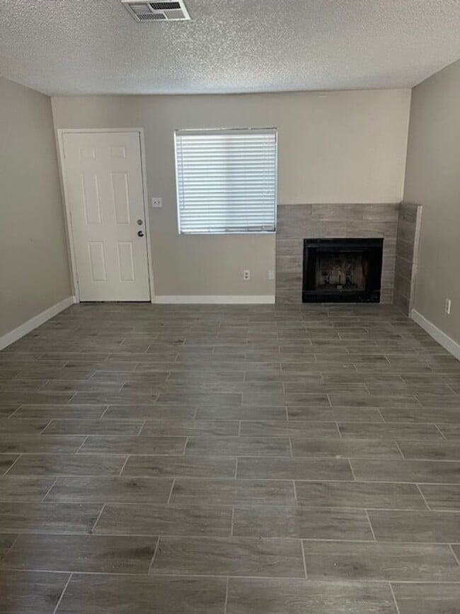 property at 817 Quail Ln