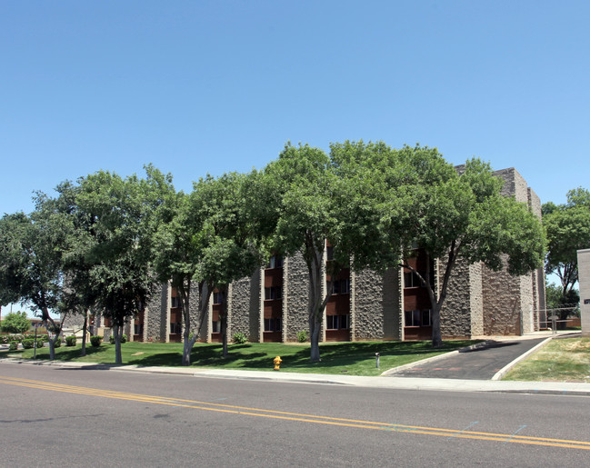 Broadway Terrace Apartments in Phoenix, AZ - Building Photo - Building Photo