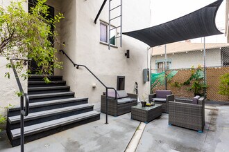 Alexandria Court Apartments in Los Angeles, CA - Building Photo - Building Photo