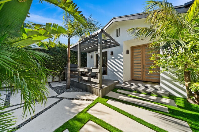 property at 355 S Sycamore Ave