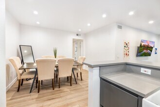 4080 Via Marisol in Los Angeles, CA - Building Photo - Building Photo