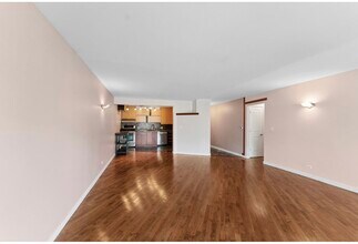 5400 Carriageway Dr in Rolling Meadows, IL - Foto de edificio - Building Photo