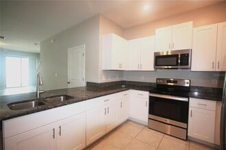 812 Royal Empress Dr in Ruskin, FL - Building Photo - Building Photo