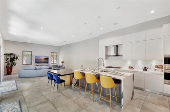 8169 NW 48th Terrace in Doral, FL - Building Photo - Building Photo